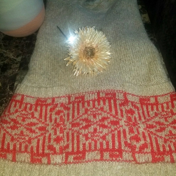 Sweater - Picture 2 of 3